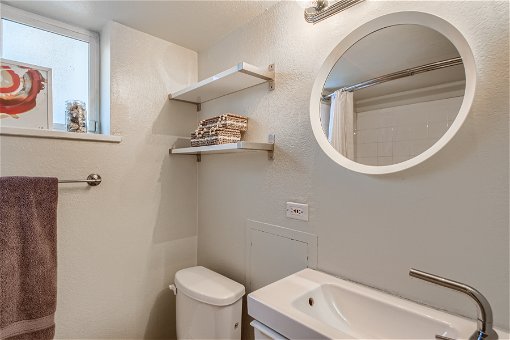 14 Primary Bathroom.jpg